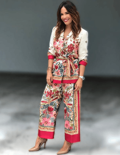 Las texturas suaves son sofisticadas, por lo que te verás elegante y estarás cómoda en los eventos más importantes.