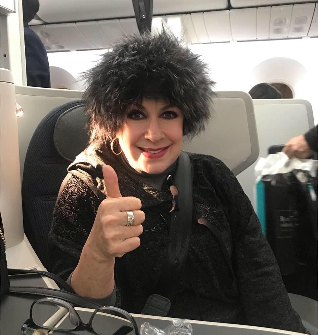 La actriz también se ha metido en problemas por sus opiniones en contra de la comunidad LGBT, de su hermana Thalía y en contra de otra polémica opinadora, la peruana Laura Bozzo.