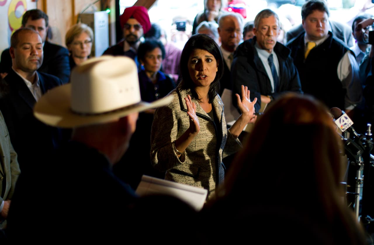 La victoria en las elecciones a de 2010 la convirtió en la primera gobernadora hija de inmigrates de la india.