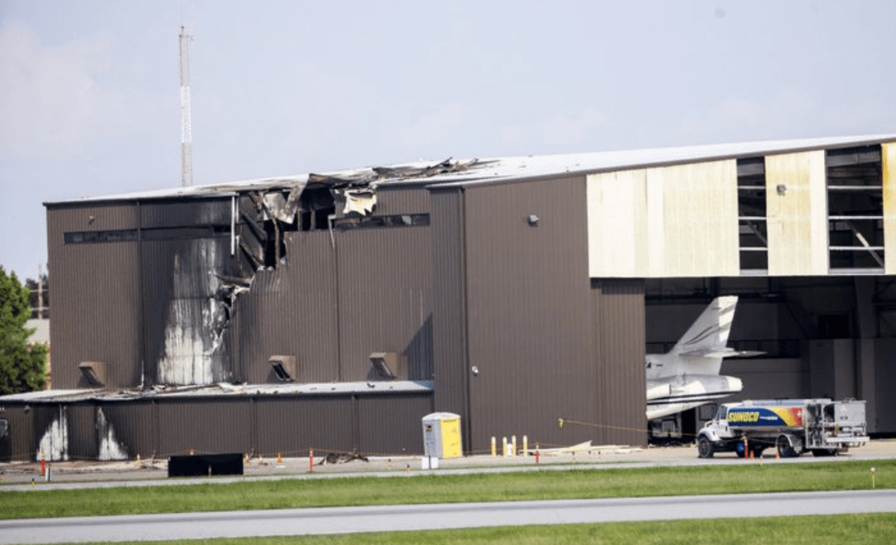 Revelan dos nombres más de pasajeros que estaban en el avión que se estrelló