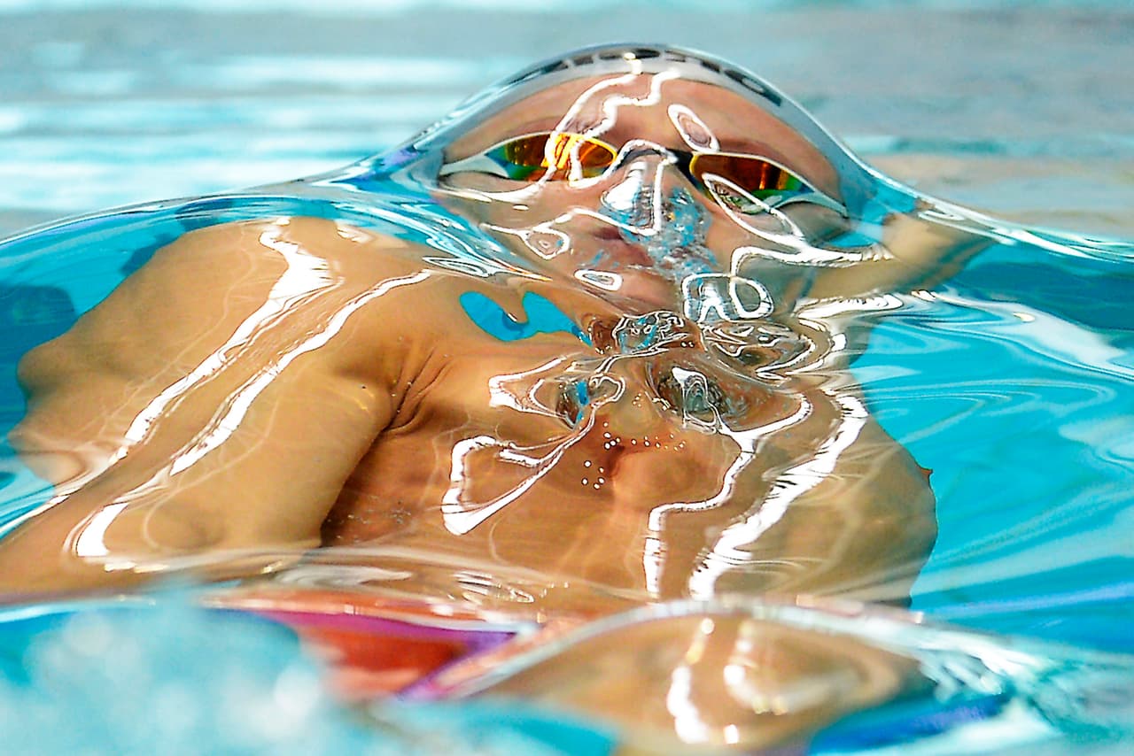 El 6 de marzo de 2016, en Sidney, Australia, el nadador Mitch Larkin compitió en los 100 metros espalda durante el 2016 NSW State Open Championships.