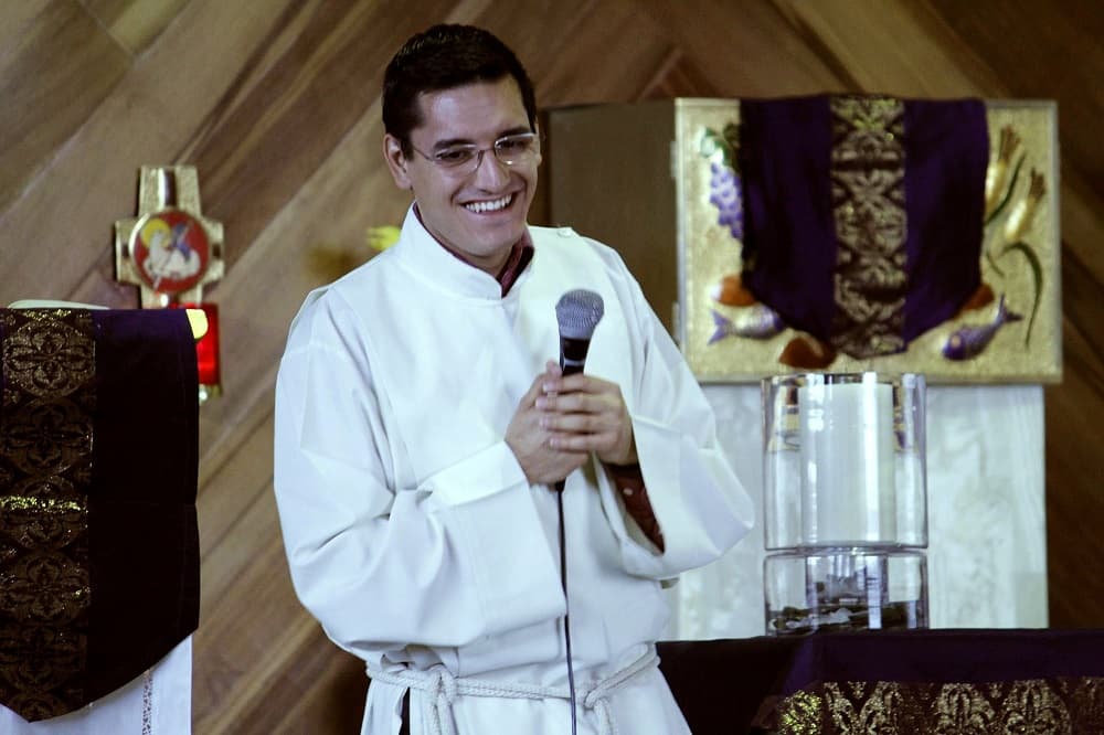 Prisión preventiva para el cura acusado de asfixiar un seminarista y luego "cubrirlo con una cobija y una bolsa"