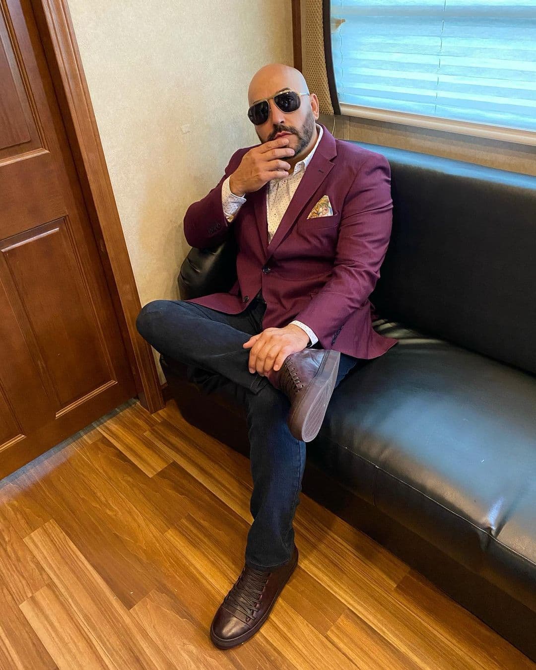 La primera tendría que ver efectivamente con borrarse el tatuaje del rostro de Belinda.