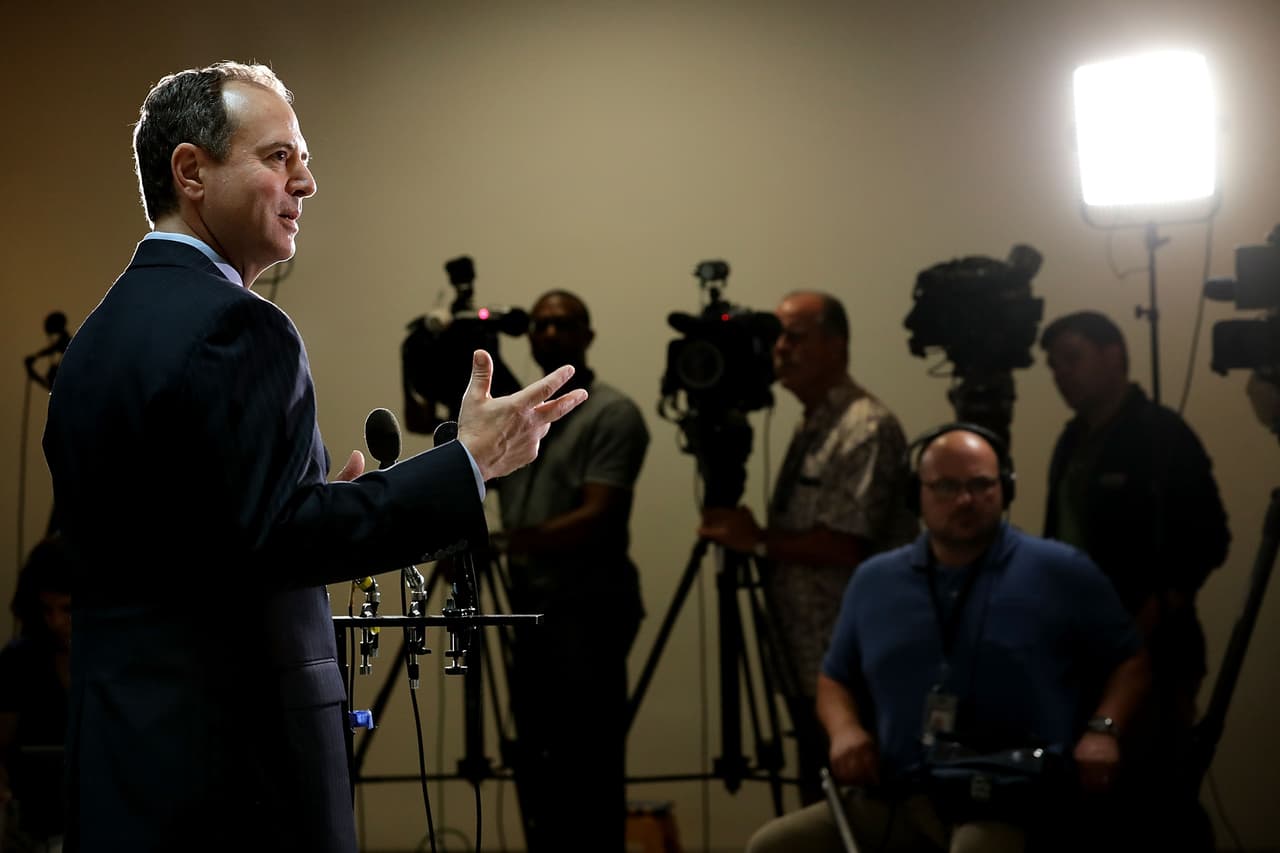 Los demócratas publican un memo para rebatir las acusaciones de los republicanos contra la investigación del FBI