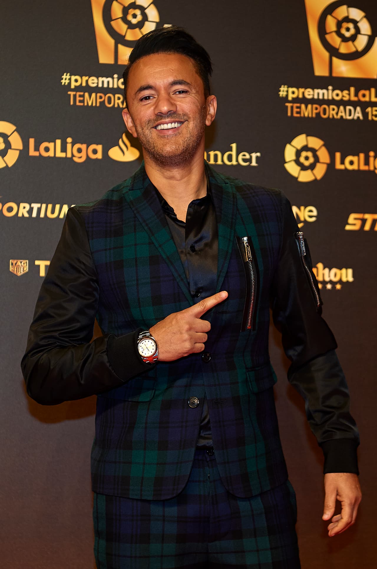 Nadir Al-Khayat, más conocido como Red One, es un cantante, compositor y productor marroquí.