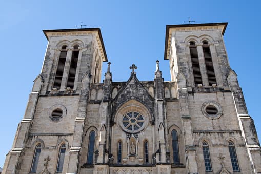 Reabren las iglesias católicas en San Antonio siguiendo las medidas de distanciamiento social