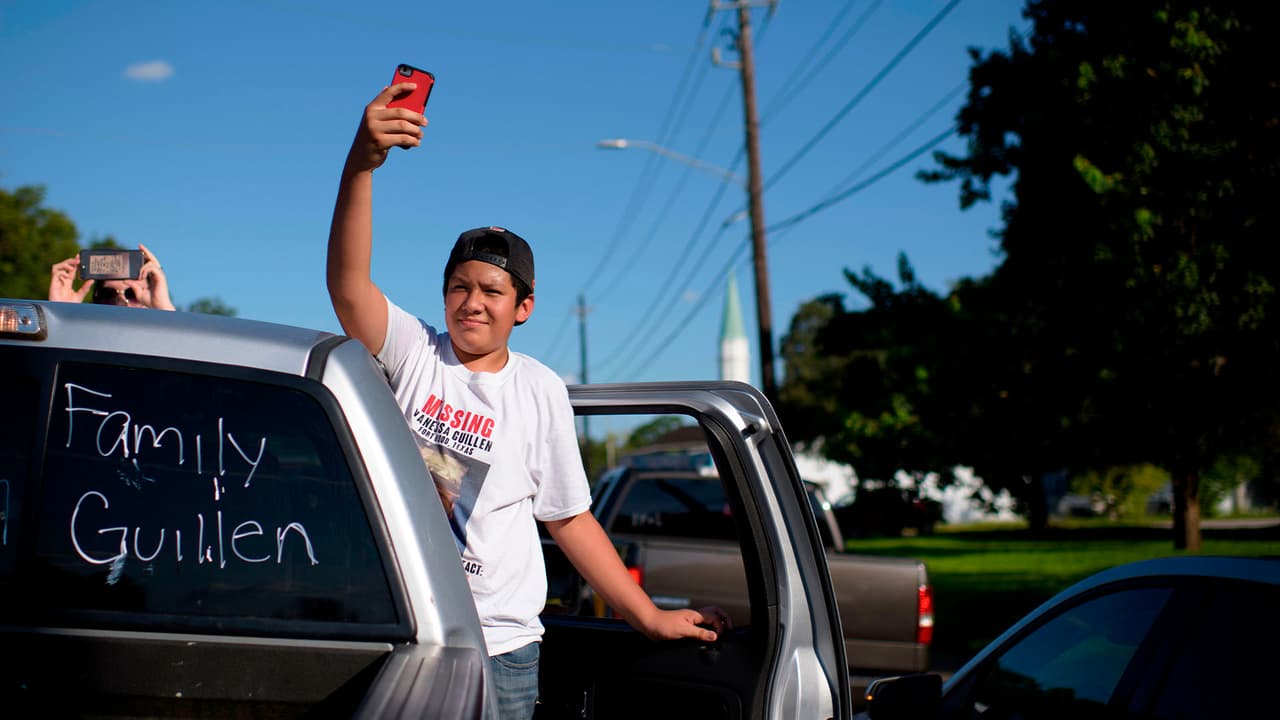 Este sábado, familiares y amigos le dieron
<a href="https://www.univision.com/local/houston-kxln/vanessa-guillen-trasladan-los-restos-de-la-soldado-hispana-a-su-ultima-morada-en-houston-fotos">el último adiós</a> a los restos de la hispana en un acto privado en Houston.