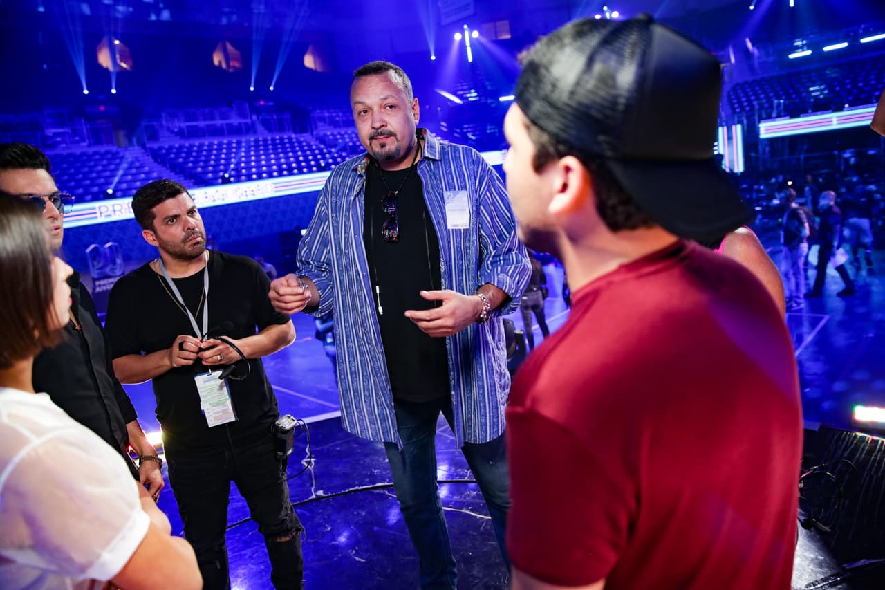 Tras el ensayo, Pepe subió al escenario para seguir dándole consejos y recomendaciones a Ángela, Pipe y Christian.