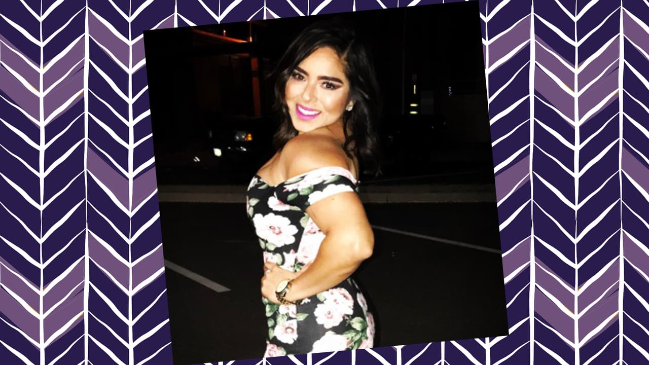 Vivian pudiera ser fácilmente la doble de nuestra Becky G. Ambas cantan, bailan y adoran las cámaras. A Becky la vimos de jueza invitada en Pequeños Gigantes USA y Vivian tampoco es ajena a los shows de Univision pues participó en 2016 en Va Por Ti. ¿En qué se parecen y en qué no?