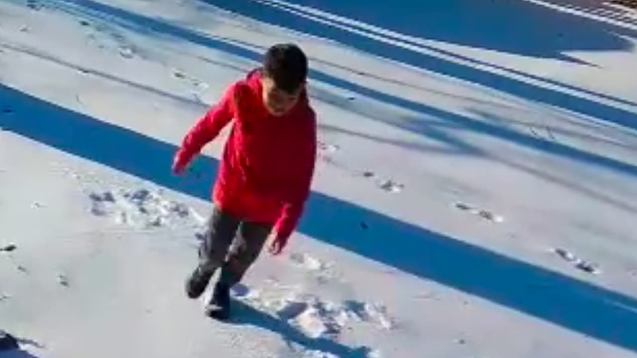 Un día antes, Christian estaba feliz jugando en la nieve. Al encontrarlo sin vida, la familia Pineda de inmediato notificó a las autoridades.