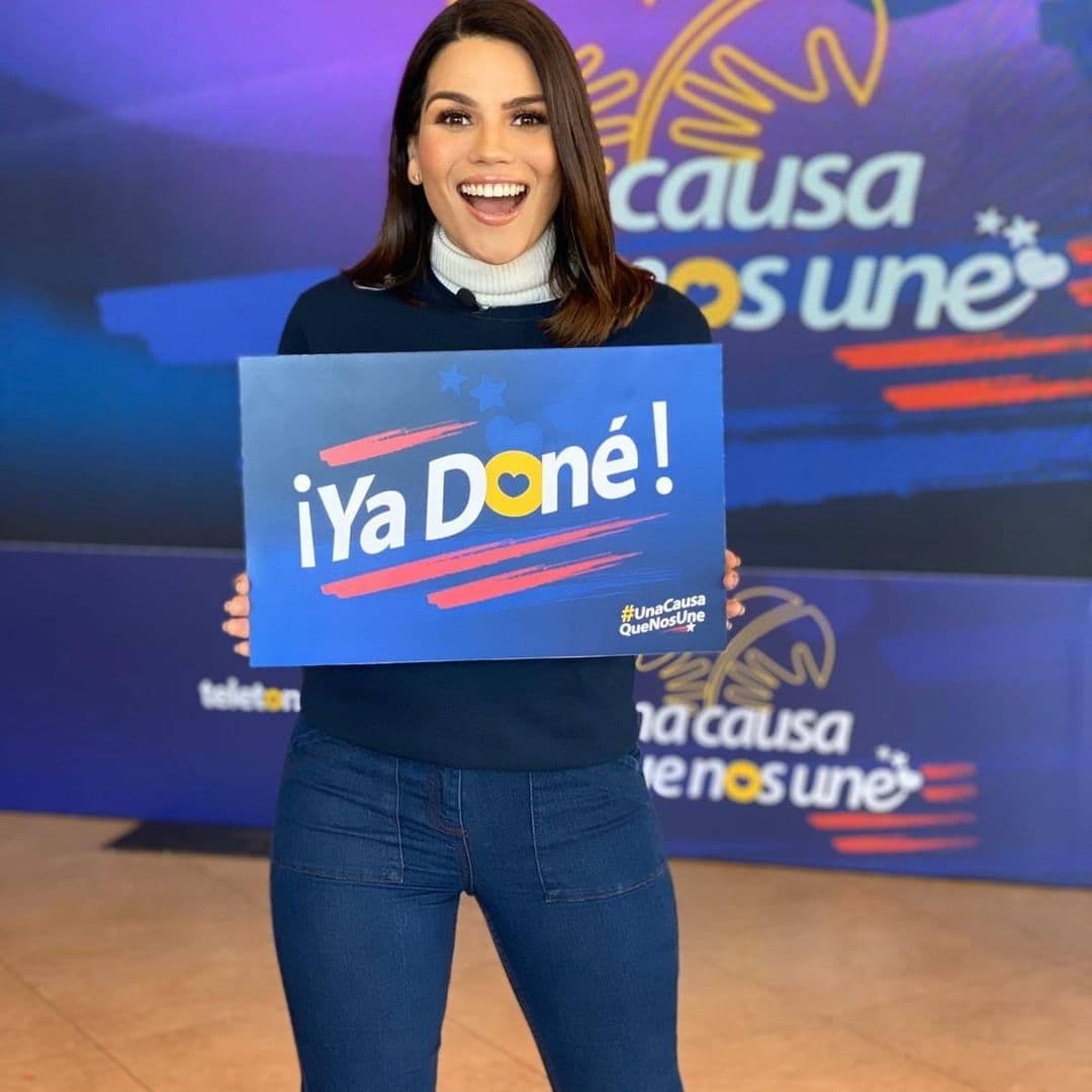 Karina Banda no dejó de invitar a todo el público a donar.