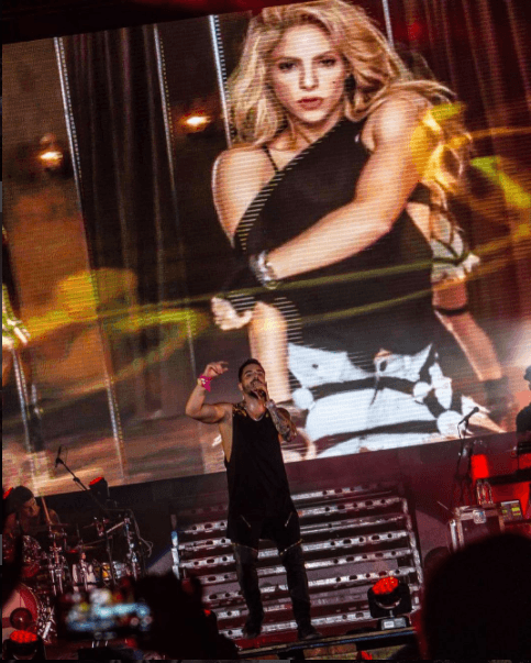 Para enero de 2017 la canción ya había superado el millon de copias vendidas a nivel mundial.