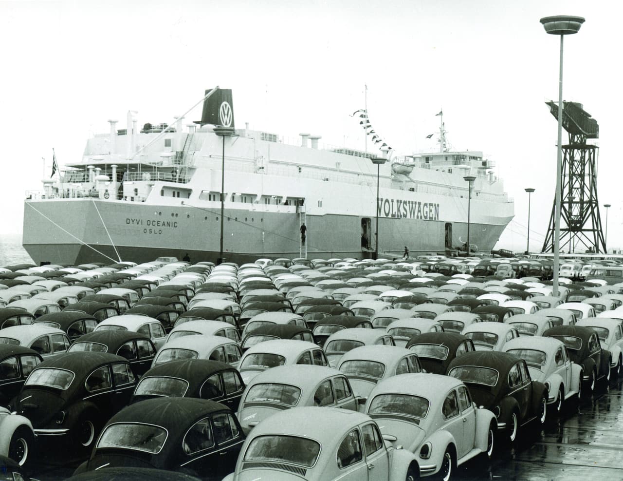 En octubre de 1967 Volkswagen inició la construcción del Beetle, o 'Vocho' como lo bautizó el público mexicano en su nueva planta en Puebla, México e inmediatamente comenzó a exportarlo a varios paises. México eventualmente produciría los últimos Beetle vendidos en Europa a medida de que Volkswagen comenzó a parar la producción en sus plantas alemanas.