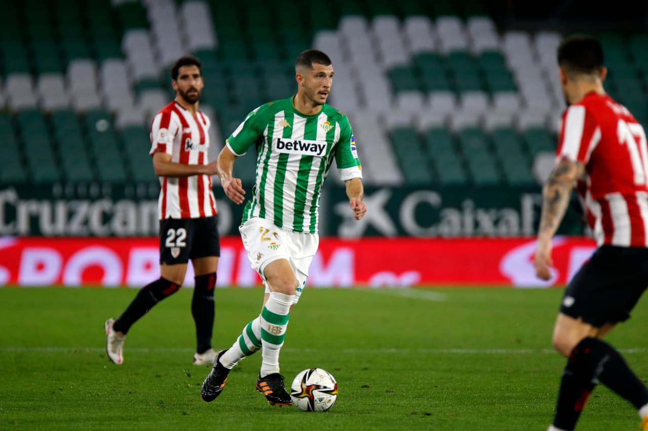 Juanmi Jiménez marcaba al 84’ el gol que ponía al Betis en la siguiente fase, pero en el último aliento del juego, apareció Raúl García (90+4’) para mandar al alargue. En los tiempos extra no se movió el marcador y todo se decidió en tanda de penales. Juanmi y Canales fallaron por Betis. Sevilla, Levante y Barcelona, completan los clasificados a las Semis de la Copa del Rey.