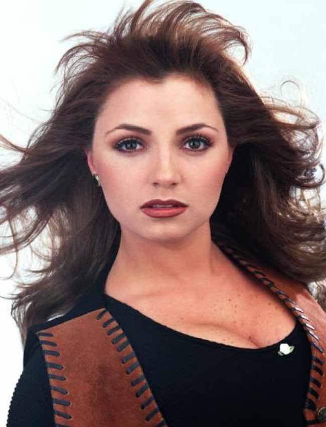 Para cambiar de imagen (y productor) aceptó ser la masculina y cruel "Marcia" en “Mariana de la Noche”, de Salvador Mejía.