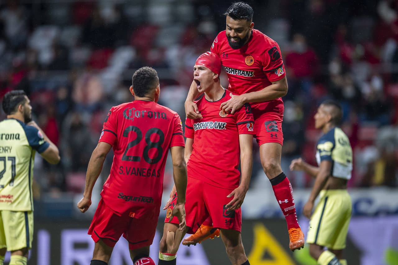 Al 60' y con un hombre menos, Toluca anot{o el 3-1 y Hareto Ortega obtenía su doblete, el cual ahora sí festejó a todo pulmón.
