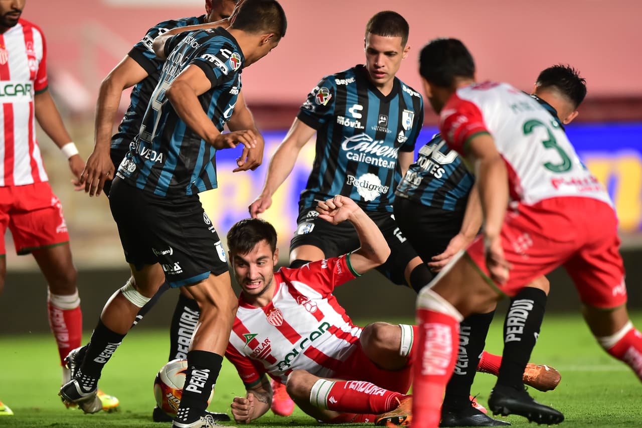 Necaxa y Querétaro no logran romper el 0-0 y se conforman con la división de puntos.