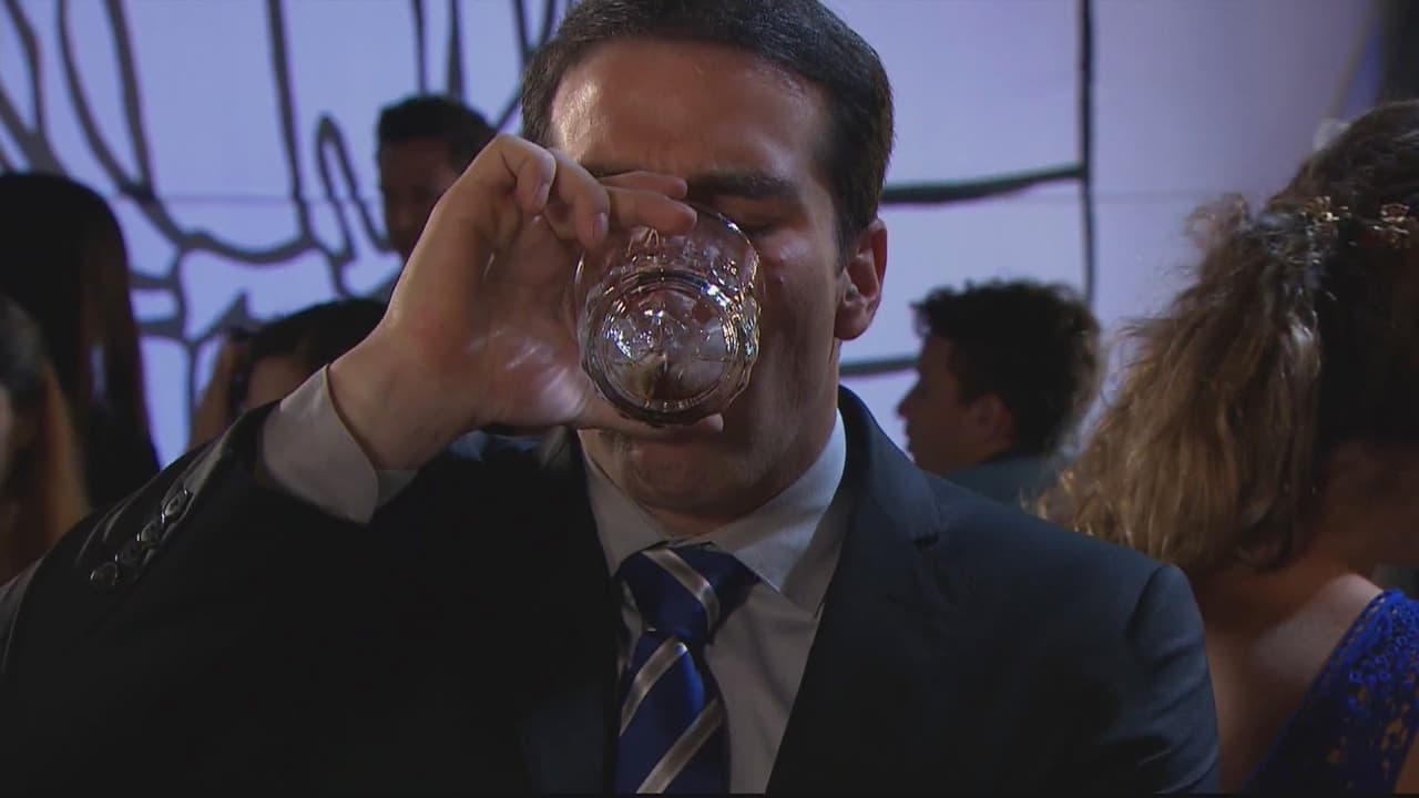 Su padre podría enterarse en cualquier momento.