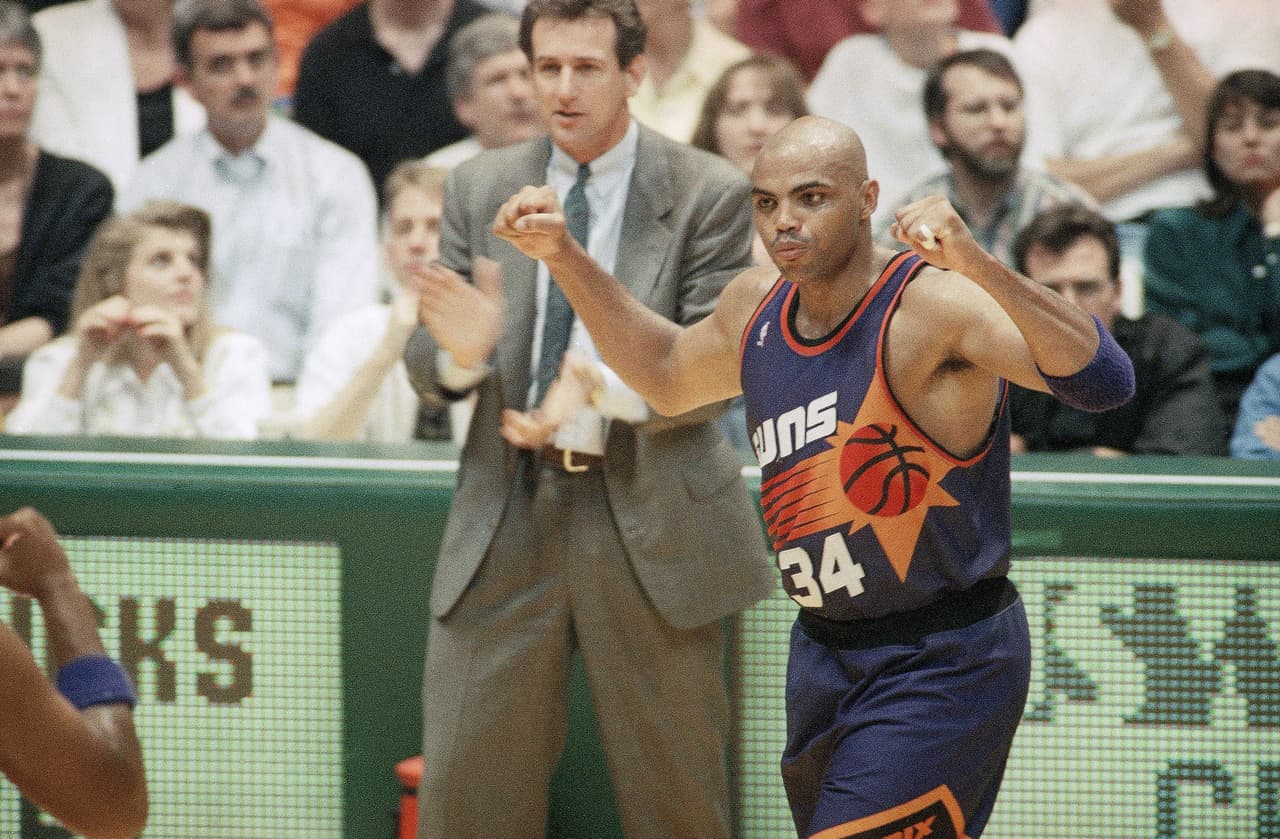 Charles Barkley #34. Brilló con los 76ers de Philadelphia y con los Phoenix Suns, donde retiraron su número.