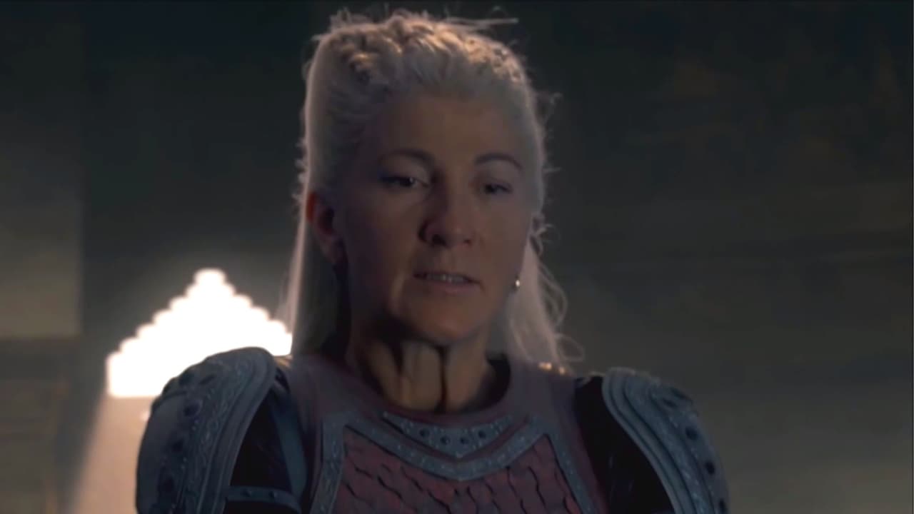 Rhaenys Targaryen sobre su dragón Meleys.