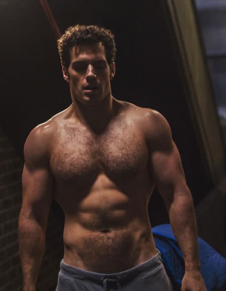 Henry Cavill, aka 'Superman', nos mostró su cuerpazo durante una sesión de entrenamiento.