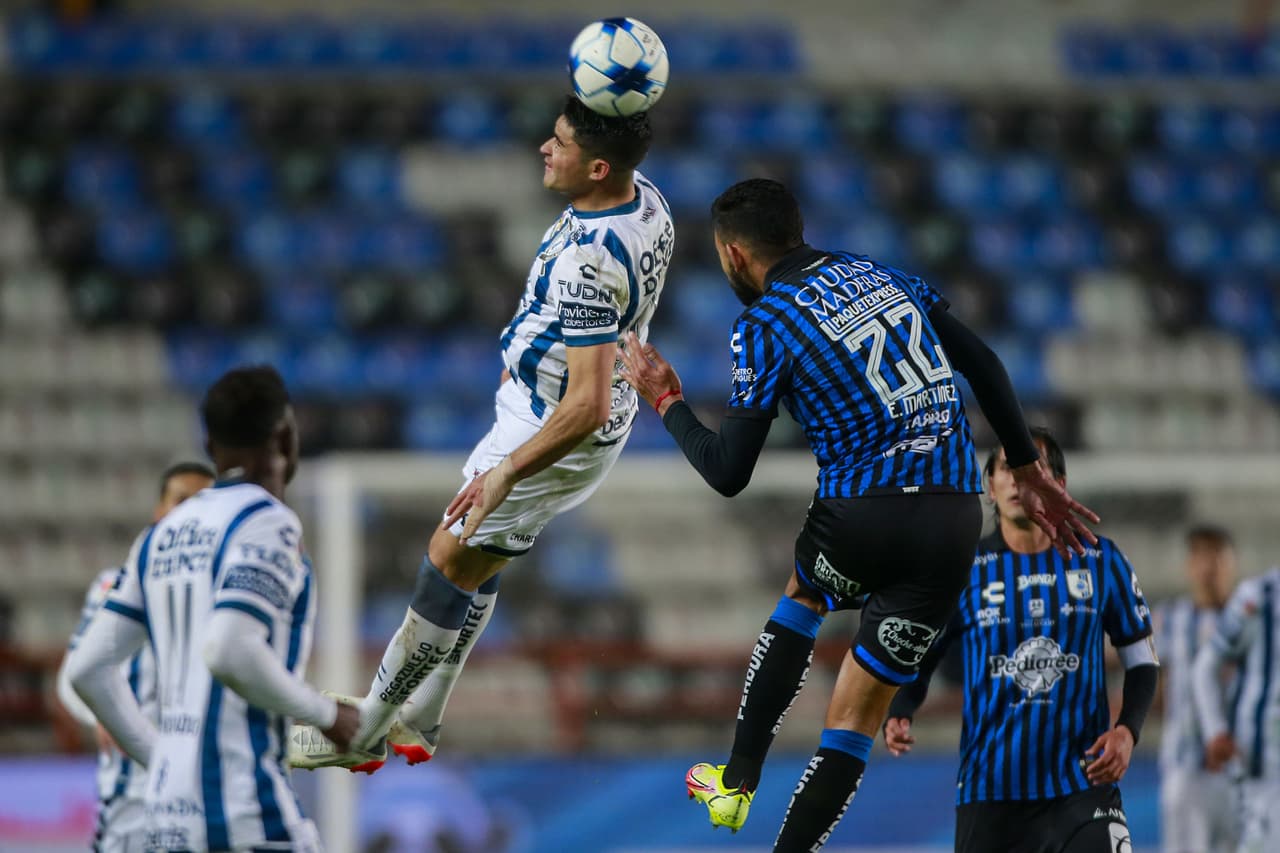 Los Tuzos se fueron con ventaja al descanso tras los tantos de Nicolás Ibáñez y Luis Chávez, pero Ángel Sepúlveda rescató el empate para los Gallos; José Angulo había adelantado a los visitantes.