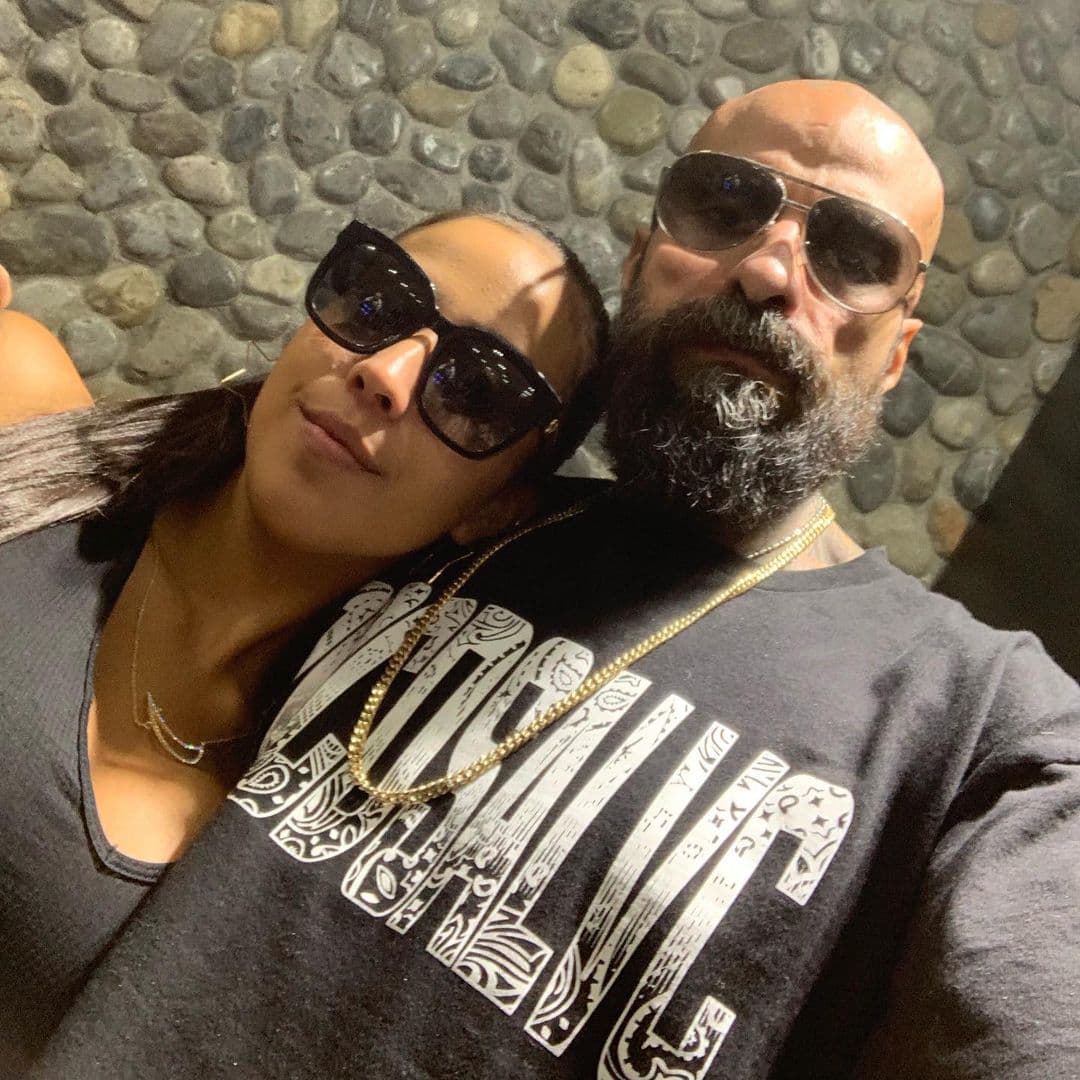 Ella es hija de Babo, el famosos rapero mexicano de Cartel de Santa, que a sus 44 años sigue vigente, activo y muy cercano a las nuevas generaciones.