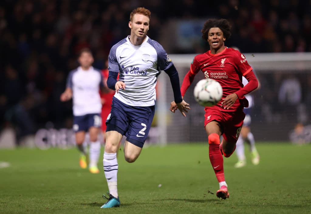 Liverpool derrota tranquilamente 2-0 a Preston, con anotaciones de Takumi Minamino (62') y de Divock Origi (84'), consiguiendo un lugar en Cuartos de Final de la Carabao Cup.