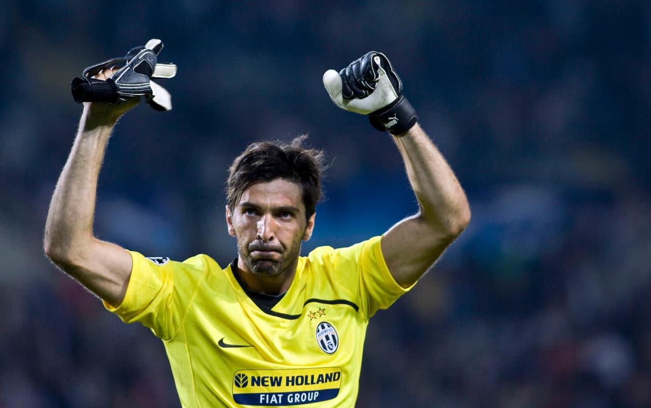 3. 123 Gianluigi Buffon | Con el Parma jugó 6 encuentros y con el PSG jugó cinco. Con Juventus acumula 112 encuentros.