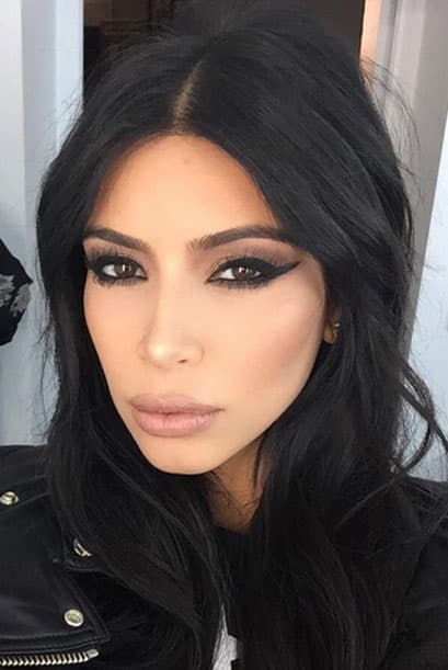 Como podrán darse cuenta, cosa que hace Kim, cosa que genera fuertes reacciones.