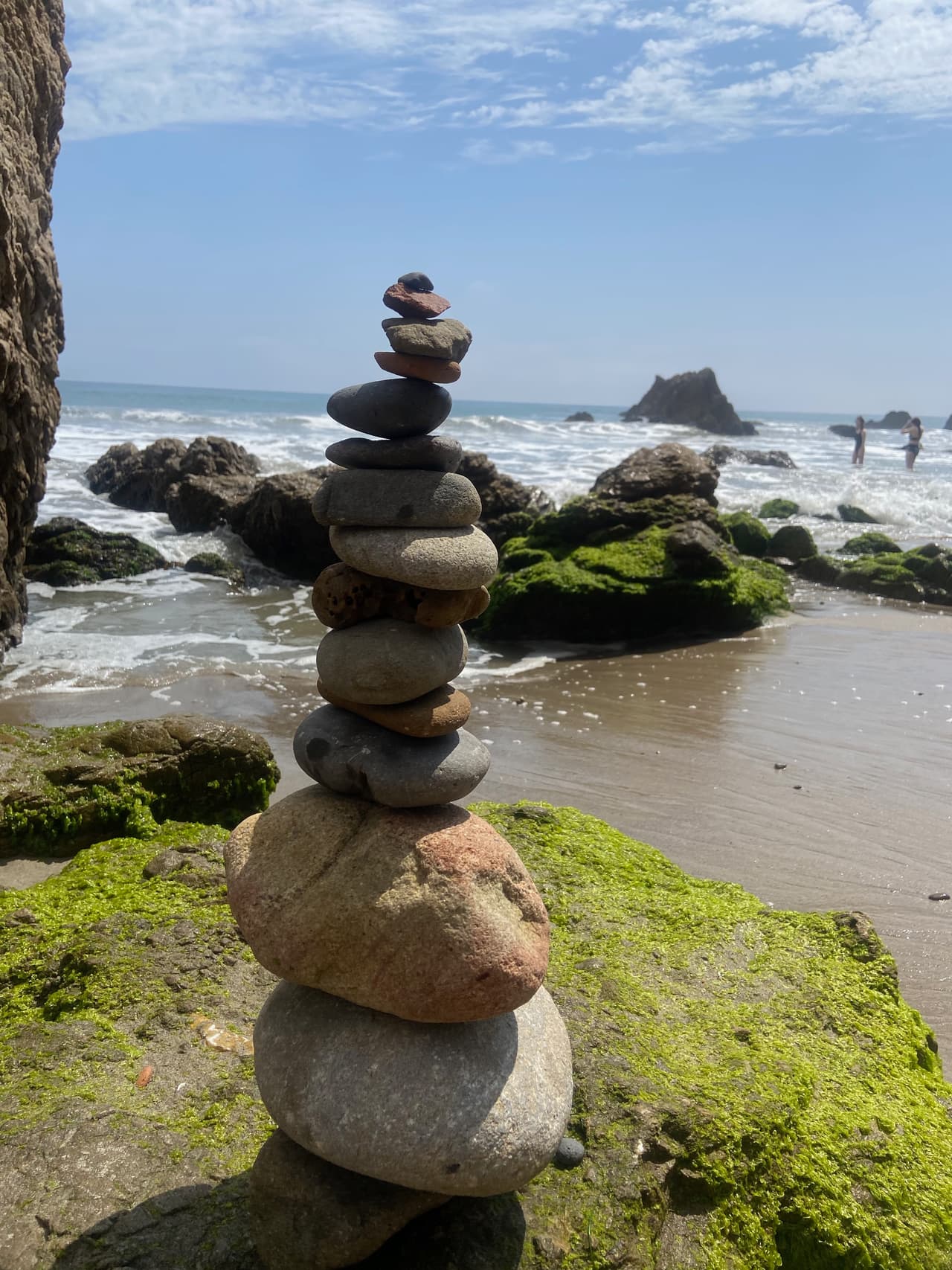 Si quieres visitarla, El Matador está ubicado en el 32350 Pacific Coast Hwy, Malibu, al sur de California.