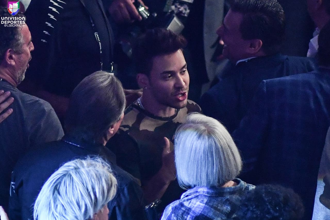 El popular cantante Prince Roy tampoco se ha querido perder la pelea. (Foto: Lester Silva)