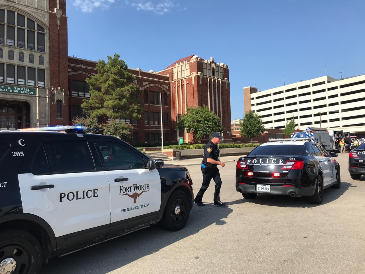 El simulacro se llevó a cabo durante la mañana en la escuela Trimble Tech High School de la ciudad.