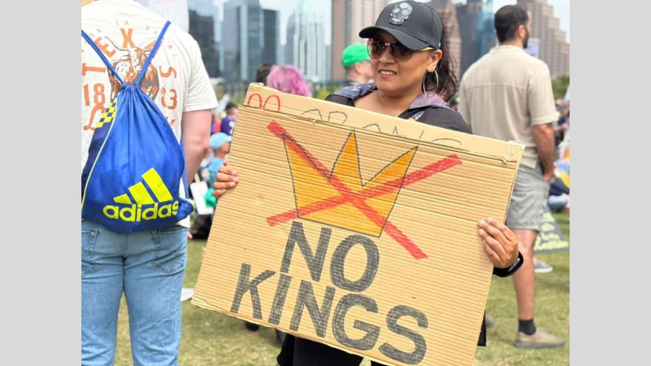 Este sábado 28 de marzo, el centro de Texas arrancó un nuevo round de protestas como parte de la manifestación nacional No Kings Day.