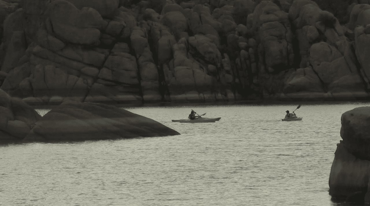 Ofrece una variedad de actividades: tiene golf con discos, kayak, boliche, un area amplia con grama para disfrutar con nuestras mascotas o jugar frisbee.
<br>