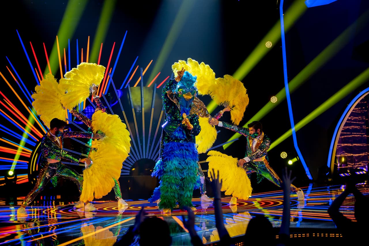 Con una coreografía muy bien puesta y su voz, Quetzal realizó un performance con el tema 'Dance Monkey'.