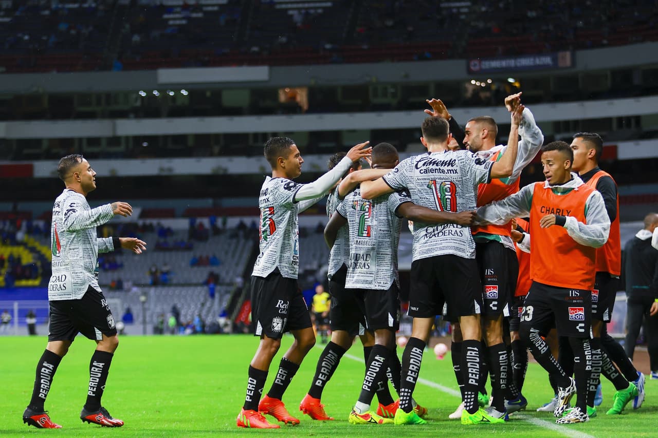 Con gol de último minuto el Cruz Azul derrotó a Léon y está más que vivo en el Apertura 2022.