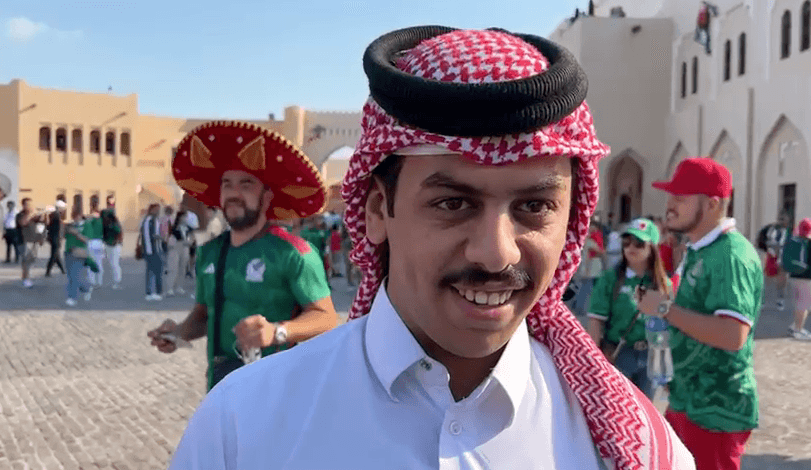 "Son una gente muy alegre", así nos describe este qataríe que se unió a la fiesta sin entender exactamente lo que se decía o cantaba.