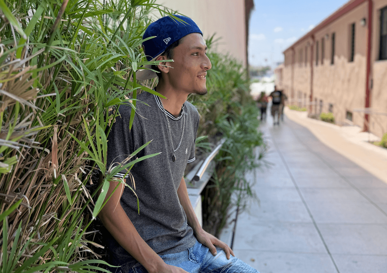 Brian Morales, el estadounidense que ICE deportó a México, regresa a EEUU para recobrar su vida en el país que le vio nacer