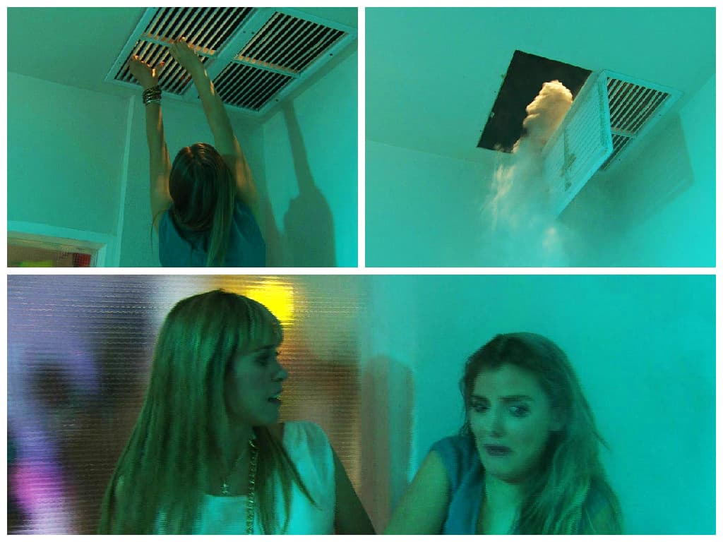 ¡Ahhh! Pero las chicas llenaron de humo la galería y salieron corriendo.