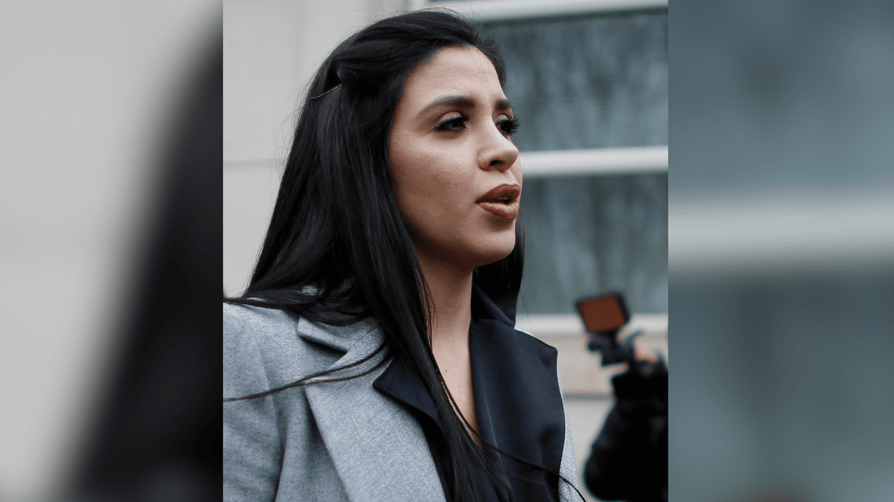 Coronel posee doble nacionalidad, mexicana y estadounidense, y es la única entre el círculo de familiares de Guzmán que puede viajar a Estados Unidos.