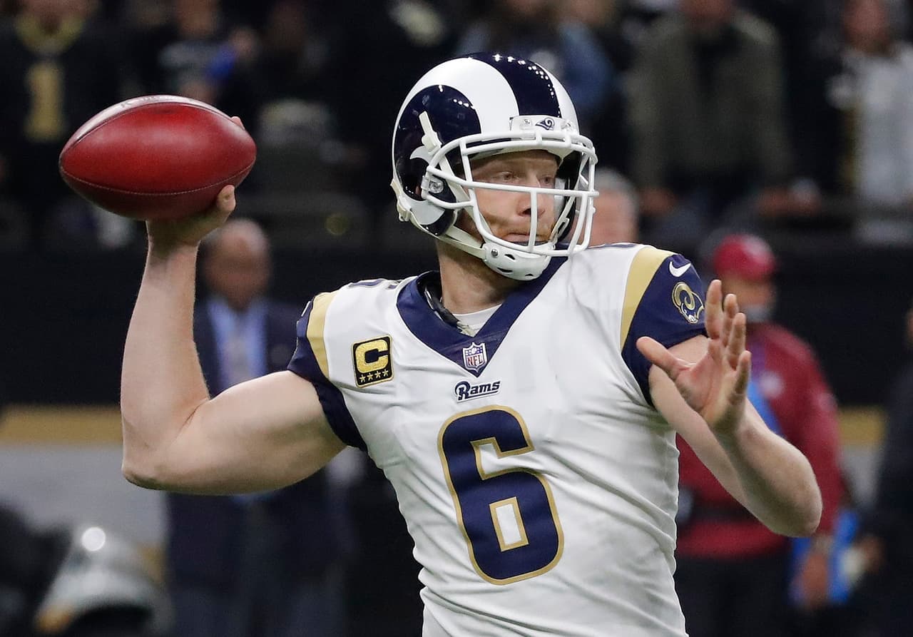 El pase de Johnny Hekker en cuarto down, fue la tercera conversión de primero y 10 esta campaña, con lo que tiene más que su quarterback Jared Goff.