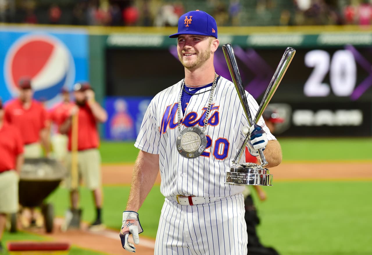 Pete Alonso, ganó el trofeo del Home Run Derby