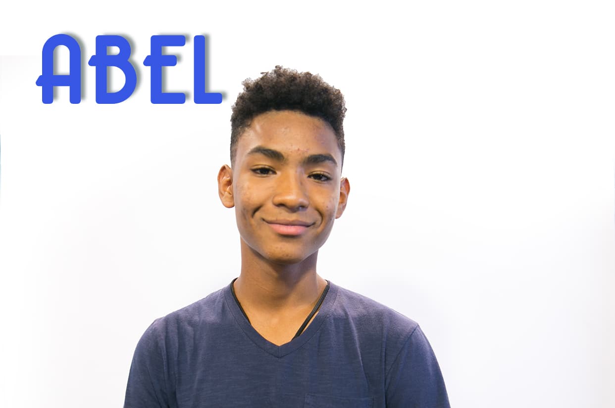 Abel es de origen mexicano y su reto es aprender el español.