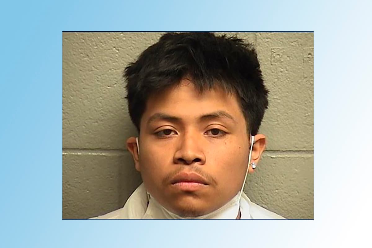 Comparece hispano acusado de matar en tiroteo a dos adolescentes y dejar herido a otro en Durham