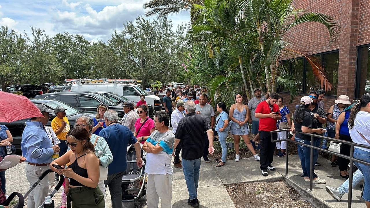 Las últimas encuestas previas a la jornada electoral, publicadas el 29 de mayo,
<b>dieron como ganadora a Claudia Sheinbaum Pardo, de "Sigamos Haciendo Historia"</b>. Sería la primera vez que México es gobernado por una mujer.