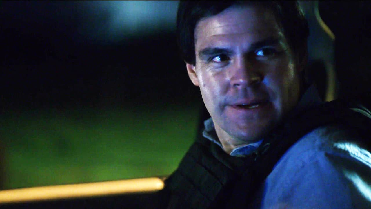 Sabiendo que 'Don Sol' haría todo lo posible por recapturarlo,
<b><a href="https://www.univision.com/series/el-chapo/el-chapo-arruino-los-planes-de-don-sol-para-recapturarlo-video">'El Chapo' preparó tres autos similares para despistar a sus persecutores</a></b>.