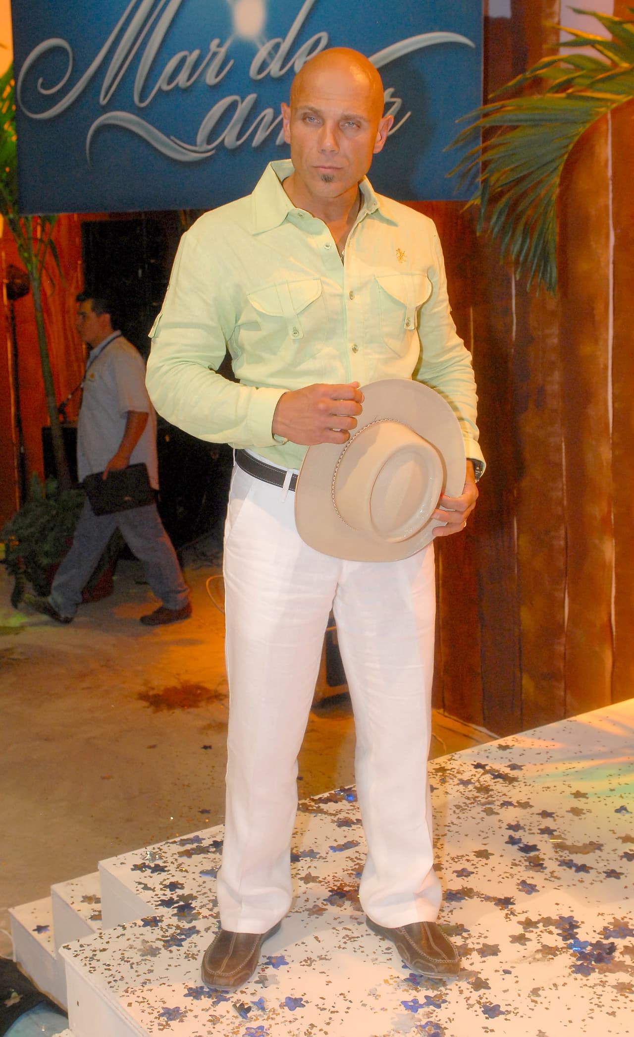 "
<b><a href="https://www.univision.com/famosos/manuel-landeta-recordo-cuando-una-mujer-lo-mordio-en-solo-para-mujeres-fotos" target="_blank">No quiero arrancar a trabajar</a></b> hasta que esto no tenga un poco de certeza en términos de salud", dijo en 'De primera mano'.
<br>