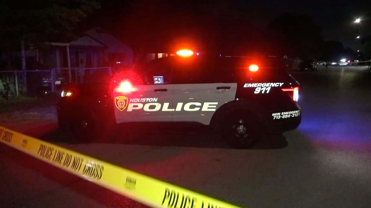 "Hay un importante rastro de sangre": Joven de 18 años muere baleado cuando caminaba por una calle en Houston