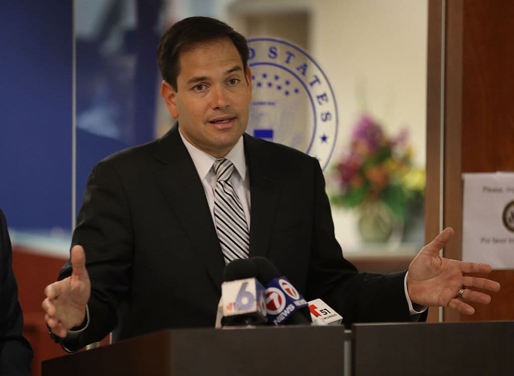 Marco Rubio, un hombre sin espina y un títere político